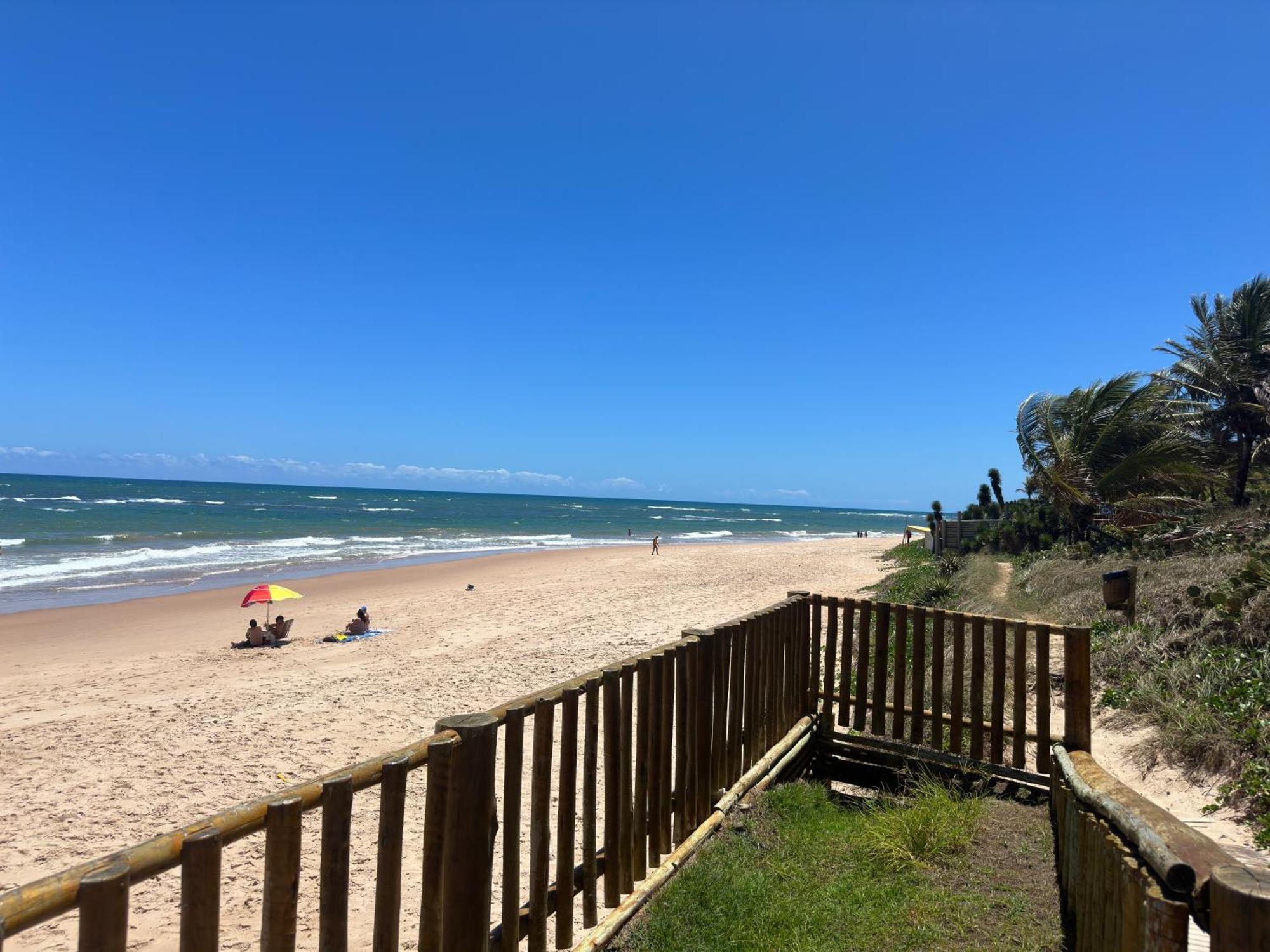 Flat Guarajuba 4 Quartos Terreo A Beira Mar - Pe Na Areia - Governanca Com Arrumadeira E Wi Fi Inclusos Camassari Zewnętrze zdjęcie