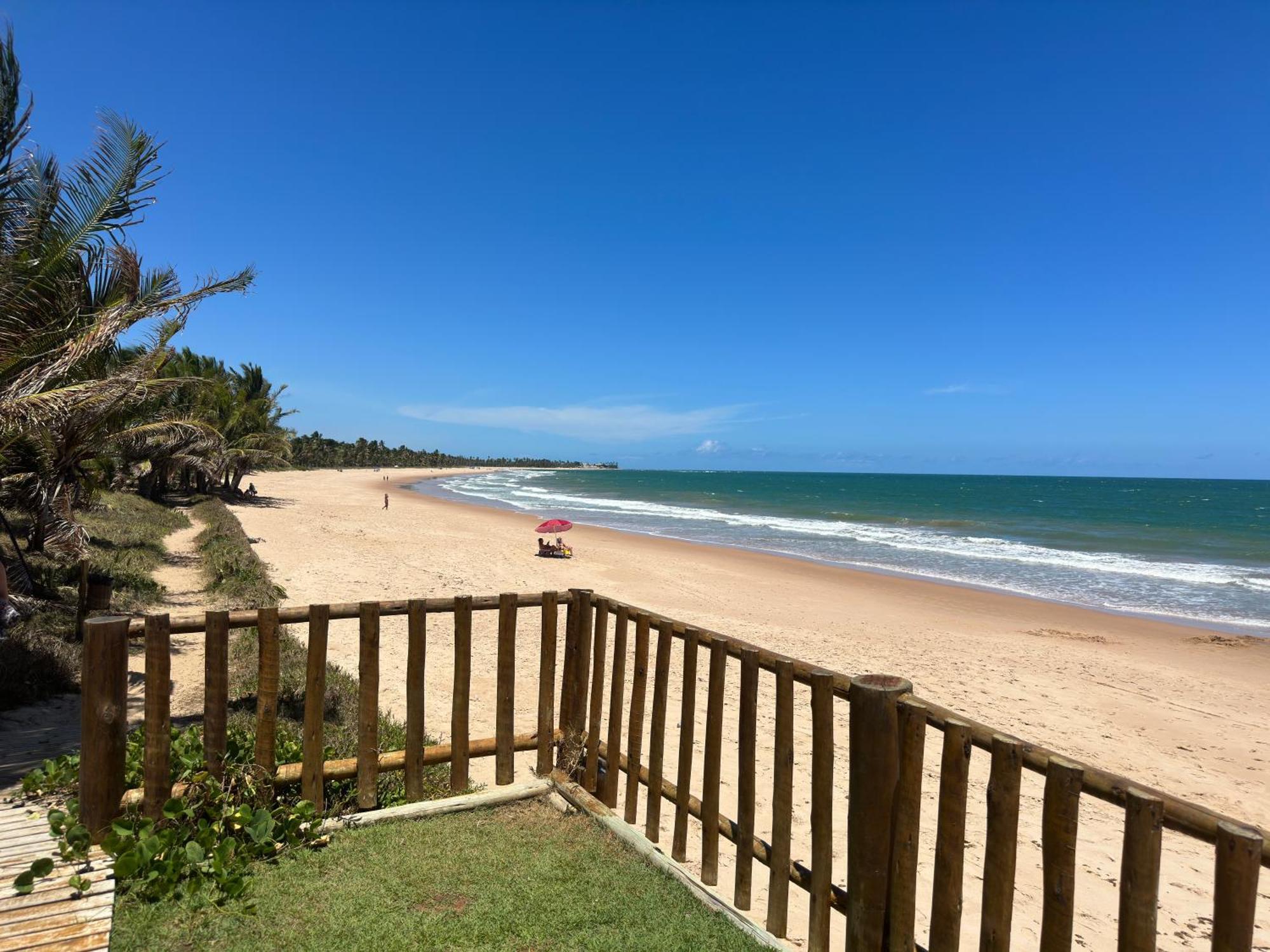 Flat Guarajuba 4 Quartos Terreo A Beira Mar - Pe Na Areia - Governanca Com Arrumadeira E Wi Fi Inclusos Camassari Zewnętrze zdjęcie
