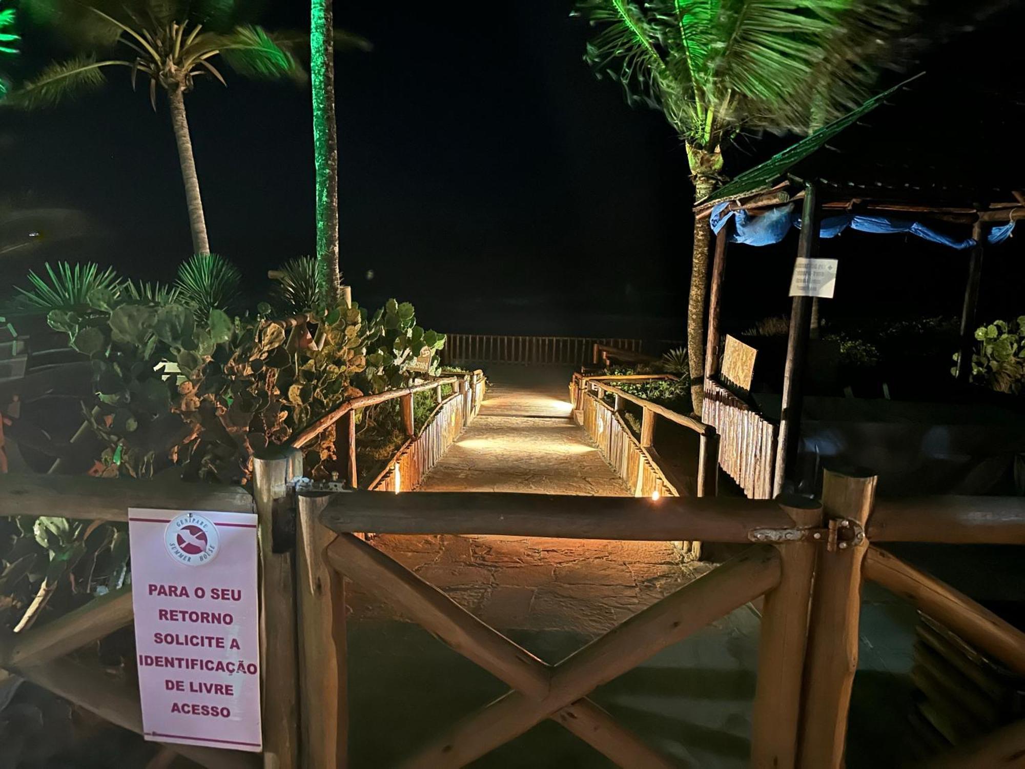 Flat Guarajuba 4 Quartos Terreo A Beira Mar - Pe Na Areia - Governanca Com Arrumadeira E Wi Fi Inclusos Camassari Zewnętrze zdjęcie